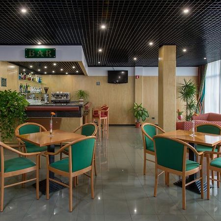 Meditur Hotel Pomezia Bagian luar foto