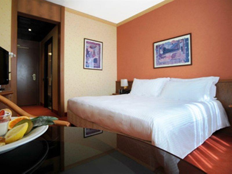 Meditur Hotel Pomezia Bagian luar foto