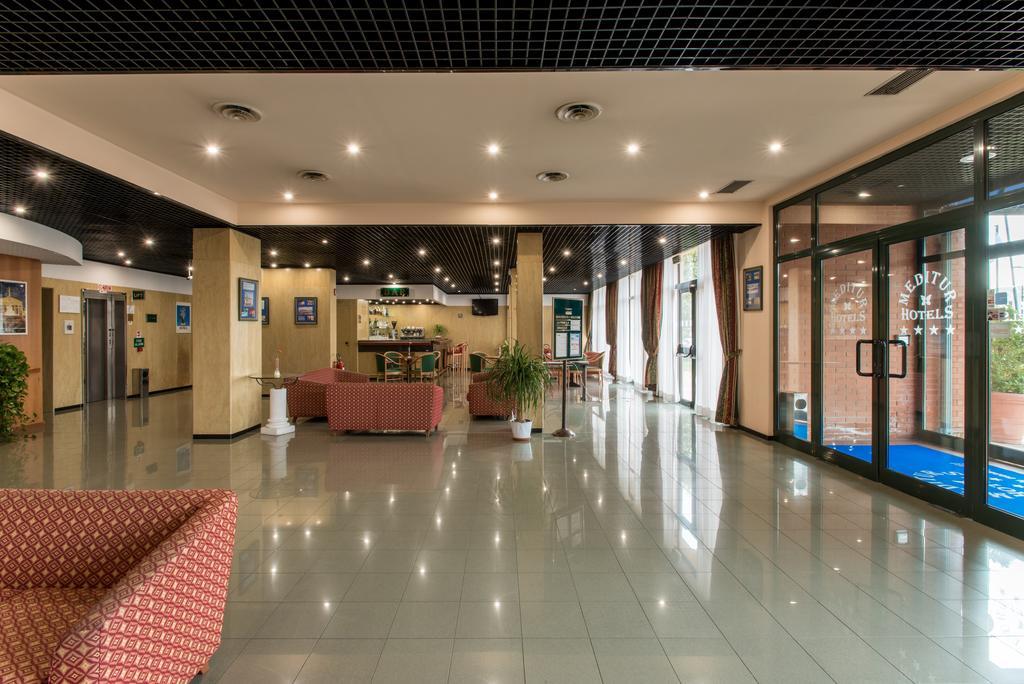 Meditur Hotel Pomezia Bagian luar foto