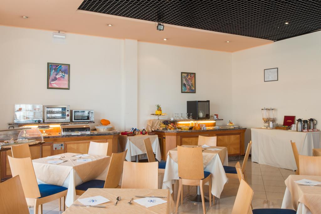Meditur Hotel Pomezia Bagian luar foto